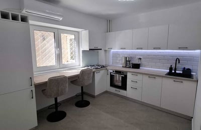 Komfortable wohnung mit balkon zur miete, 70 м², Sektor 4, Bukarest, Rumänien