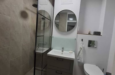 Komfortable wohnung mit balkon zur miete, 70 м², Sektor 4, Bukarest, Rumänien