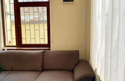 Comfortable furnished house with yard for rent, Constanța, Romania