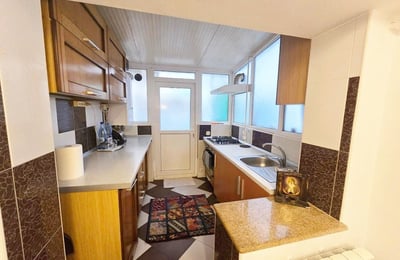 Spacious apartment with balcony for rent, 100 m², Constanța, Romania