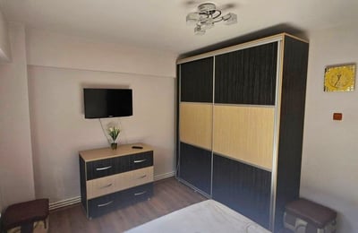 Spacious apartment with balcony for rent, 100 m², Constanța, Romania