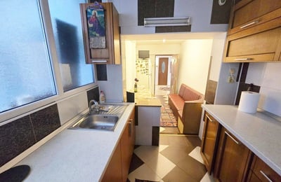 Spacious apartment with balcony for rent, 100 m², Constanța, Romania