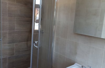 Location appartement lumineux, confortable, 45 m², Horní Počernice, Prague, République tchèque