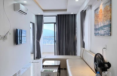 Geräumige möblierte wohnung mit blick auf stadt und meer zur miete, 74 м², Nha Trang, Vietnam