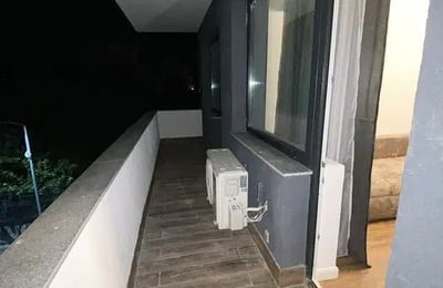 Аренда современной, комфортной квартиры с балконом, Мамая Сат, Румыния