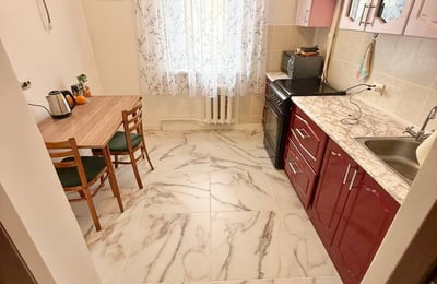 Alquiler de apartamento limpio, renovado, amueblado, Centro, Chișinău, Moldavia