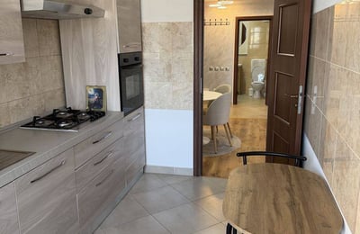 Alquiler de apartamento moderno, acogedor, 70 m², Sector 4, Bucarest, Rumanía