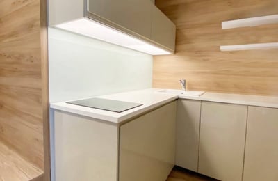 Alquiler de estudio moderno, acogedor, Petržalka, Bratislava, Eslovaquia