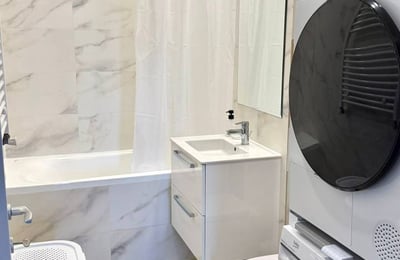 Alquiler de apartamento moderno, amueblado, con balcón, 52 m², Bucarest, Rumanía