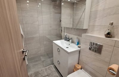 Geräumige, moderne Wohnung zur Miete, 69 м², Neu-Belgrad, Serbien