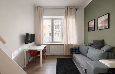 Location appartement compact, lumineux, 20 м², Wola, Varsovie, Pologne