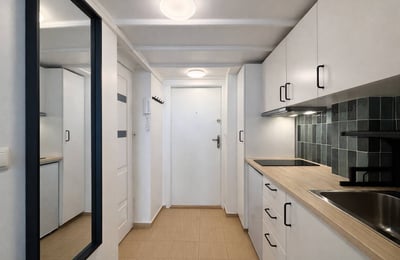 Location appartement compact, lumineux, 20 м², Wola, Varsovie, Pologne