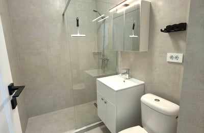 Location appartement moderne, meublé, 42 м², Secteur 6, Bucarest, Roumanie