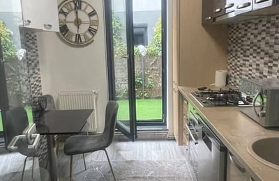 Location appartement moderne, cosy, avec terrasse, Mamaia Sat, Roumanie