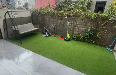 Location appartement moderne, cosy, avec terrasse, Mamaia Sat, Roumanie