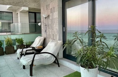 Spacious apartment with stunning sea view for rent, Mamaia, Romania