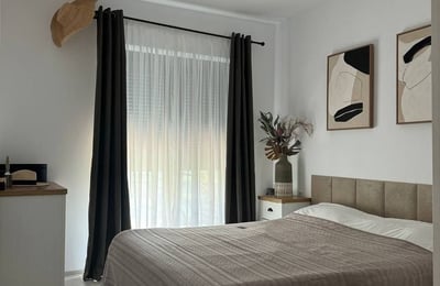 Spacious apartment with stunning sea view for rent, Mamaia, Romania