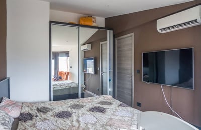 Stilvolle zweistöckige 3-Zimmer-Wohnung mit Terrasse zur Miete, 103 m², Stadtzentrum, Belgrad, Serbien