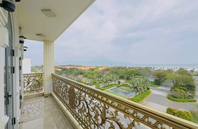 Spacious, bright apartment with balcony for rent, Da Nang, Vietnam
