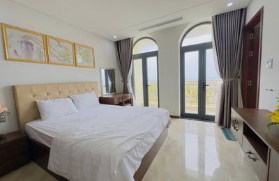 Spacious, bright apartment with balcony for rent, Da Nang, Vietnam