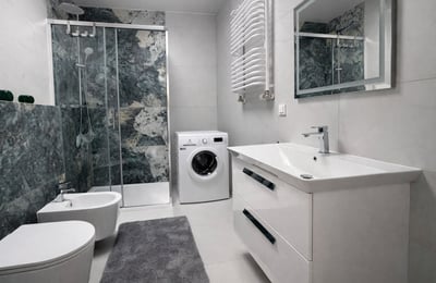 Alquiler de amplio y moderno apartamento, 83 m², Wawer, Varsovia, Polonia