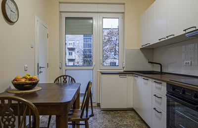 Alquiler de amplio apartamento amueblado, 85 m², Vracar, Belgrado, Serbia