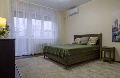 Alquiler de amplio apartamento amueblado, 85 m², Vracar, Belgrado, Serbia