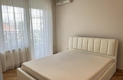 Bright, spacious apartment for rent, 100 m², Vracar, Belgrade, Serbia