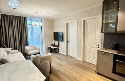 Helle, moderne Wohnung zur Miete, 75 м², Batumi, Georgien