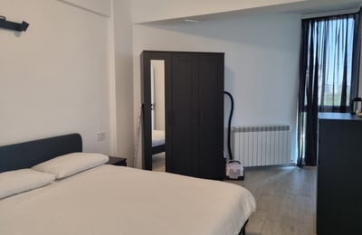 Alquiler de cómodo apartamento amueblado con plaza de aparcamiento, 55 m², Mamaia Sat, Rumanía