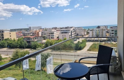 Alquiler de cómodo apartamento amueblado con plaza de aparcamiento, 55 m², Mamaia Sat, Rumanía