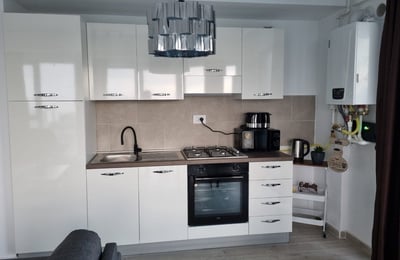 Alquiler de cómodo apartamento amueblado con plaza de aparcamiento, 55 m², Mamaia Sat, Rumanía