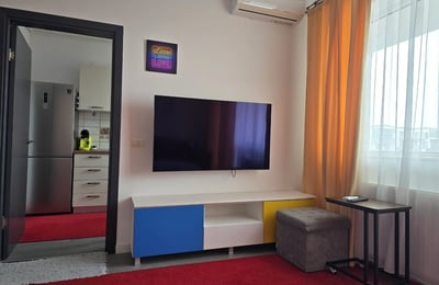 Location d’un appartement confortable et meublé avec place de parking, 64 м², Mamaia Sat, Roumanie