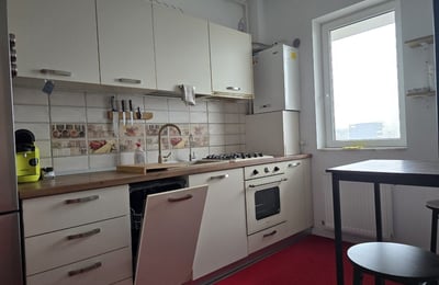 Location d’un appartement confortable et meublé avec place de parking, 64 м², Mamaia Sat, Roumanie