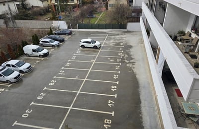 Location d’un appartement confortable et meublé avec place de parking, 64 м², Mamaia Sat, Roumanie