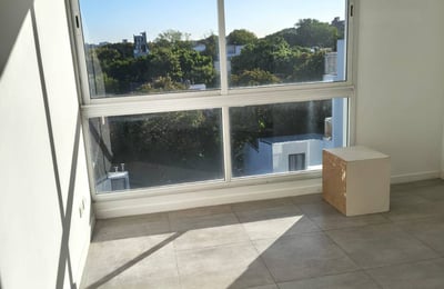 Alquiler de luminoso apartamento dúplex de 3 ambientes, Villa Urquiza, Buenos Aires, Argentina