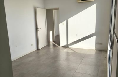 Alquiler de luminoso apartamento dúplex de 3 ambientes, Villa Urquiza, Buenos Aires, Argentina