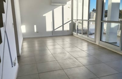 Alquiler de luminoso apartamento dúplex de 3 ambientes, Villa Urquiza, Buenos Aires, Argentina