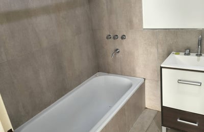 Alquiler de luminoso apartamento dúplex de 3 ambientes, Villa Urquiza, Buenos Aires, Argentina