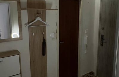 Location d'un studio chaleureux et meublé, Petržalka, Bratislava, Slovaquie