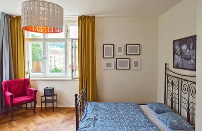 Location d'un appartement lumineux et entièrement meublé avec balcon, 47 m², Smíchov, Prague, République tchèque