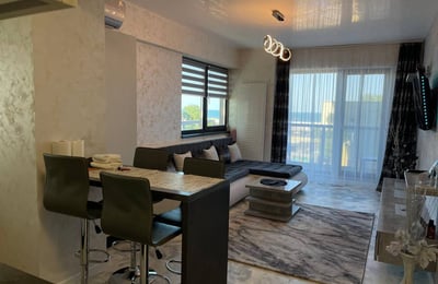 Location d'un appartement moderne et confortable près de la plage, 50 m², Mamaia, Constanța, Roumanie