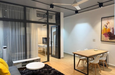 Location d'un appartement élégant avec vue sur mer et montagne, 57 m², Nha Trang, Vietnam