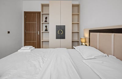 Alquiler de apartamento acogedor y amueblado, complejo Isaran, Brasov, Rumania