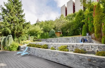 Location d'une villa moderne et confortable avec piscine, Bratislava, Slovaquie