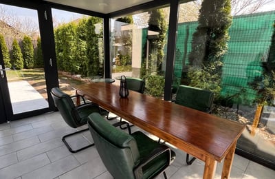 Location d'un appartement spacieux de 200 m² avec jardin privé, quartier Tractorul, Brasov, Roumanie