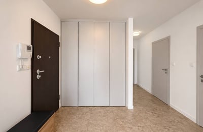 Modern and comfortable 80 m² apartment for rent with parking, Warsaw, Poland