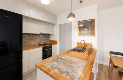 Modern and comfortable 80 m² apartment for rent with parking, Warsaw, Poland