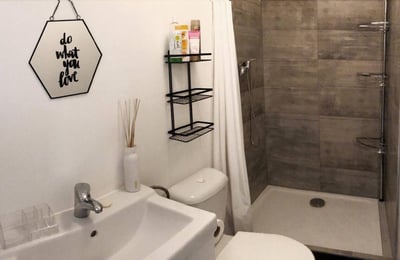 Alquiler de estudio elegante y soleado de 25 m², Bratislava, Eslovaquia