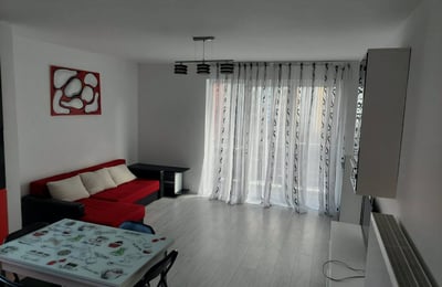 Se alquila apartamento acogedor con parking, Brașov